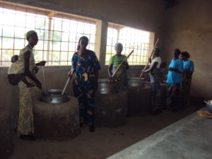 Biro, Benin-cooking ladies