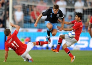 Soccer - International Friendly - Norway v England - Ullevaal Stadium