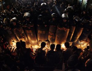 epaselect epa04724006 Filipino protesters light candles as they wait for the  imminent execution of a Filipino mother,  in front of the Indonesian embassy in Makati city, south of Manila, Philippines, 28 April 2015. Philippine labour and women's rights activists picketed the Indonesian embassy to appeal for Jakarta to spare a Filipino mother of two scheduled to be executed by firing squad for drug trafficking. The activists vowed to stay outside the embassy in Manila until Indonesian President Joko Widodo stops the execution of Mary Jane Veloso or a second appeal filed by her lawyers is granted. Veloso is one of 10 drug convicts whose planned executions have triggered criticism and calls for mercy from around the world.  EPA/FRANCIS R. MALASIG