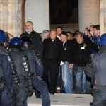 Policija pokušala ukloniti skupinu branitelja s Markovog trga i iz crkve Sv.Marka