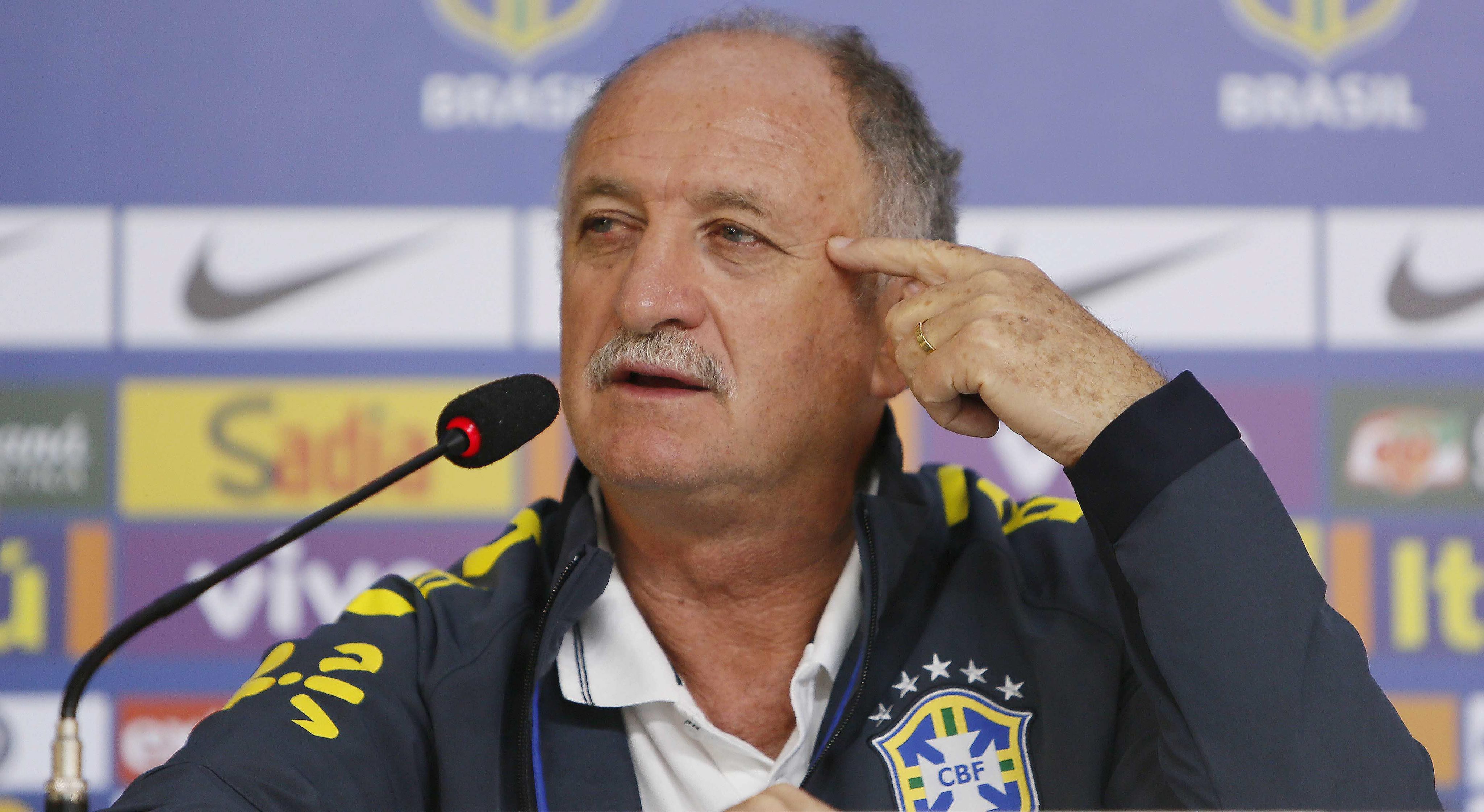 Как зовут тренера. Луис Сколари тренер. Сколари тренер Бразилии. Тренер сборной Бразилии по футболу. Тренер сборной Бразилии 2014.