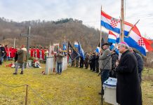 (FOTO) Biskup Košić u Gvozdanskom: 'Prisjećamo se samozatajnih, ali slavnih ljudi, koji su dali živote za domovinu i vjeru'