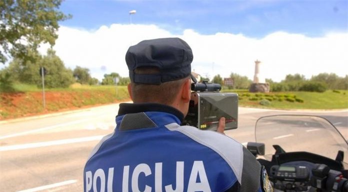 policija