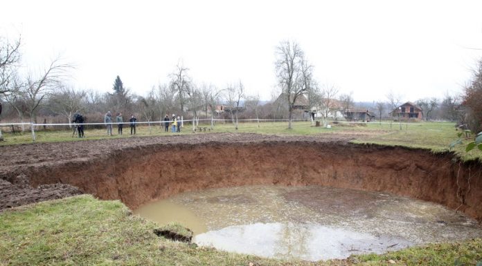 rupa u Mečečanima