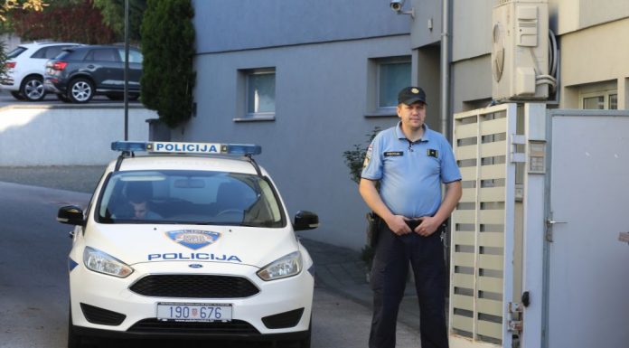 policija