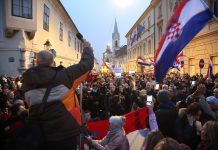 U Zagrebu prosvjedovali protiv covid-potvrda: 'Cijepljenje mora biti dobrovoljna odluka, a ne prisila'