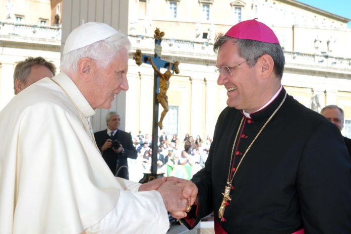 biskup vlado košić papa Benedikt