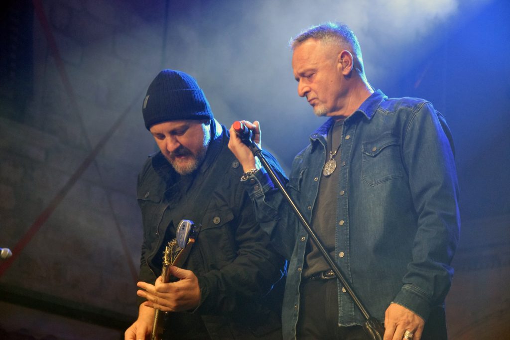 koncert, mediji