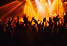 Užas u Francuskoj: Na glazbenom festivalu 145 osoba ubodeno špricama, među njima mnoge tinejdžerice Užas u Francuskoj: Na glazbenom festivalu 145 osoba ubodeno špricama, među njima mnoge tinejdžerice