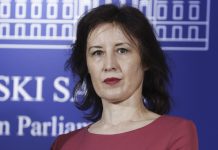 Orešković ustraje u kleveti: Bez dokaza ponavlja da je Thompson uzeo pola milijuna eura od HDZ-a Orešković ustraje u kleveti: Bez dokaza ponavlja da je Thompson uzeo pola milijuna eura od HDZ-a
