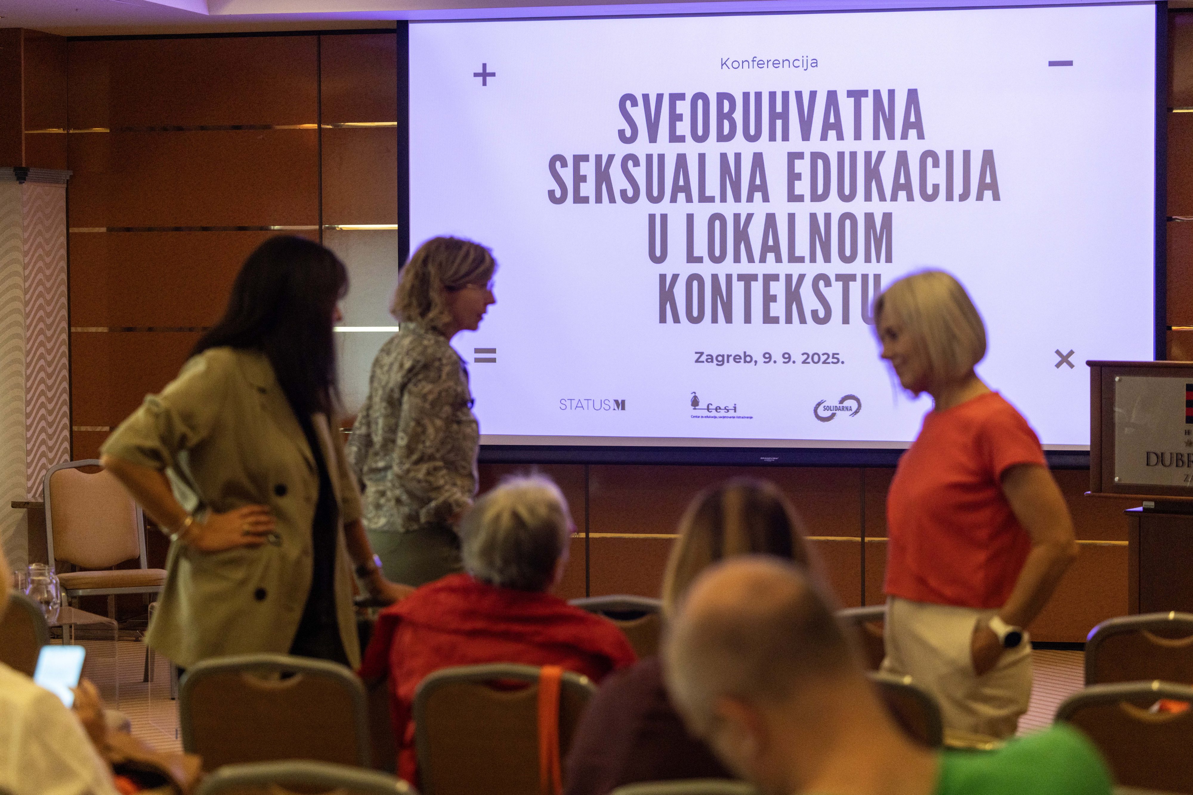 edukacije, karte na stol