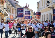 FOTOGALERIJA: Karlovčani u velikom broju podržali prvi Hod za život FOTOGALERIJA: Karlovčani u velikom broju podržali prvi Hod za život
