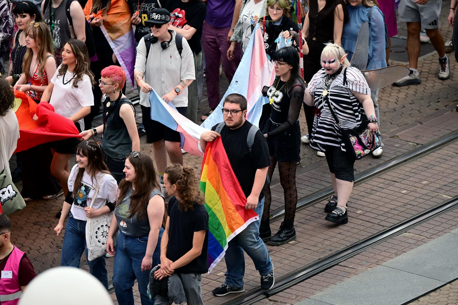 Tko sve financira kontroverznu homoseksualnu povor
