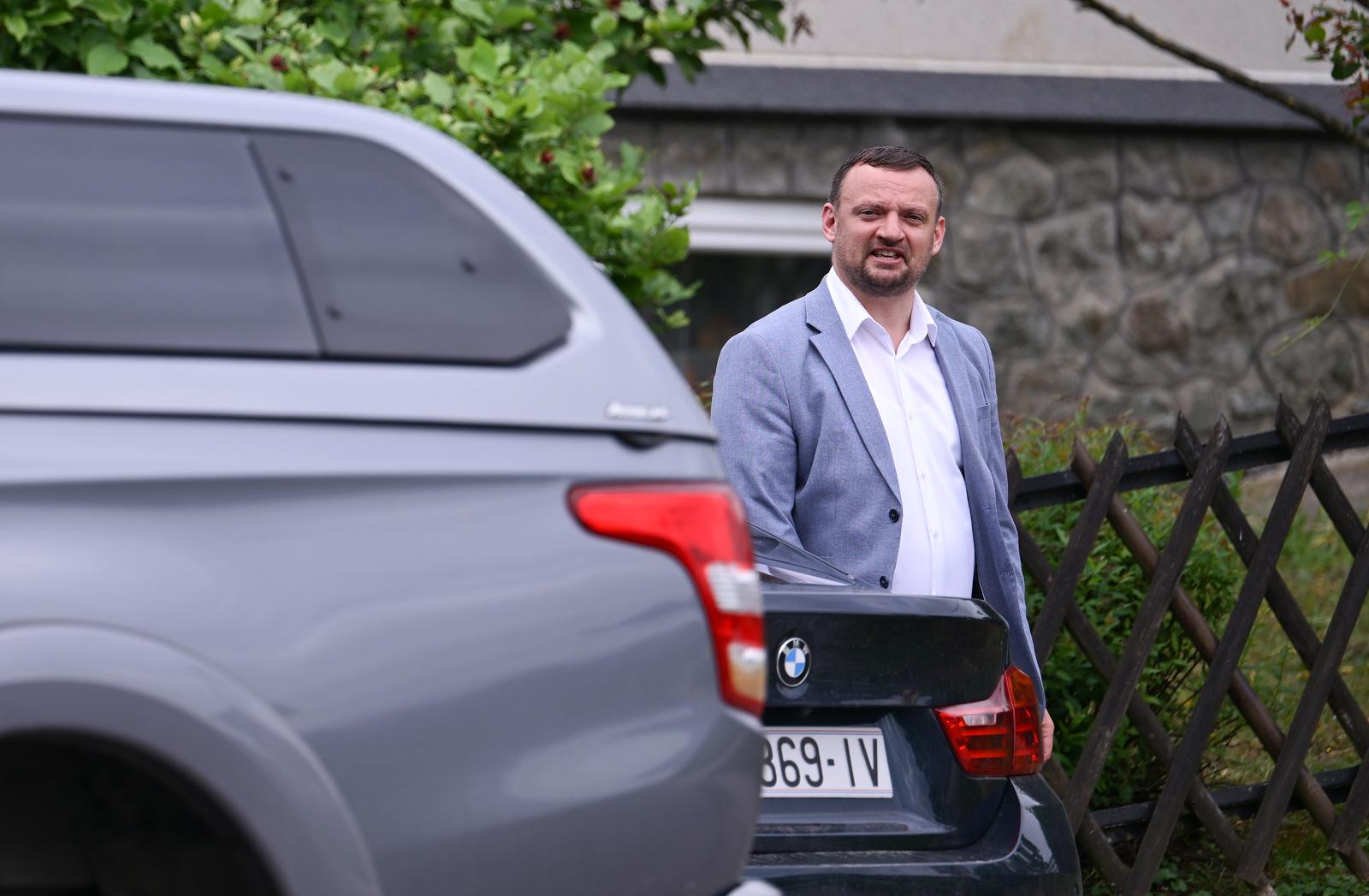 Policija pretresla dom Viktora Šimunića, on tvrdi 