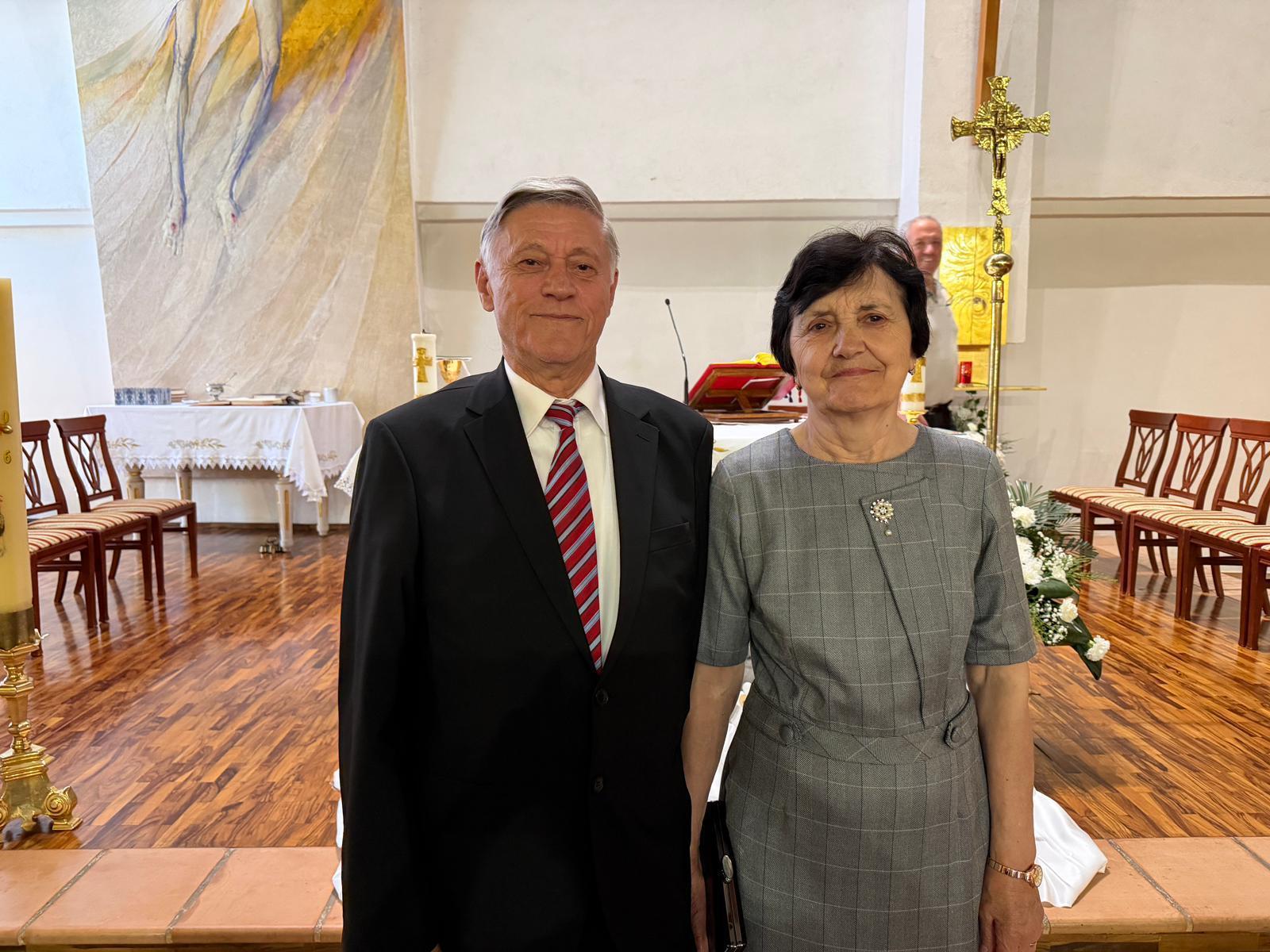 Zlatni jubilej obitelji Glasnović: Roditelji biskupa i svećenika proslavili 50 godina braka
